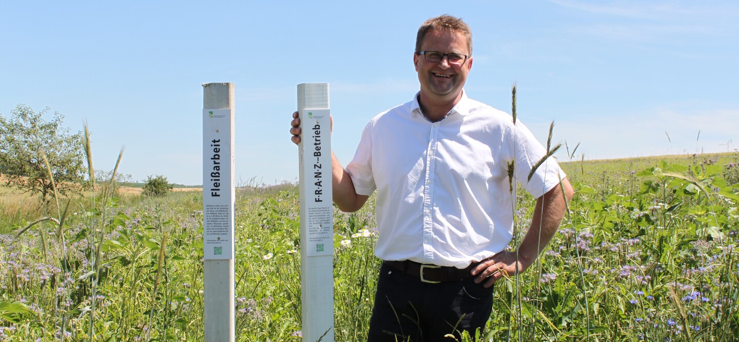 LBV-Vizeprsident Jrgen Maurer bewirtschaftet einen landwirtschaftlichen Betrieb mit Ackerbau und Tierhaltung, der als Versuchsbetrieb im F.R.A.N.Z.-Projekt fungiert.