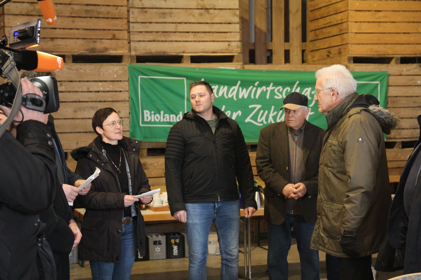 Kretschmann besucht Biohof Grieshaber & Schmid in Ditzingen