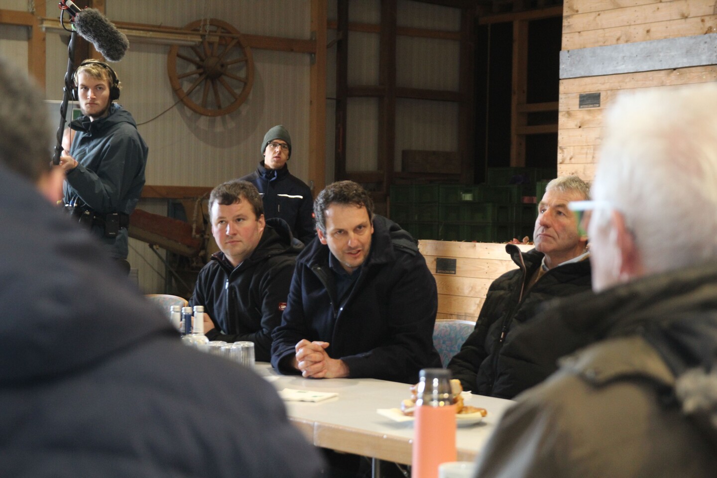 Kretschmann besucht Biohof Grieshaber & Schmid in Ditzingen