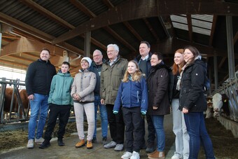 Kretschmann besucht Biohof Grieshaber & Schmid in Ditzingen