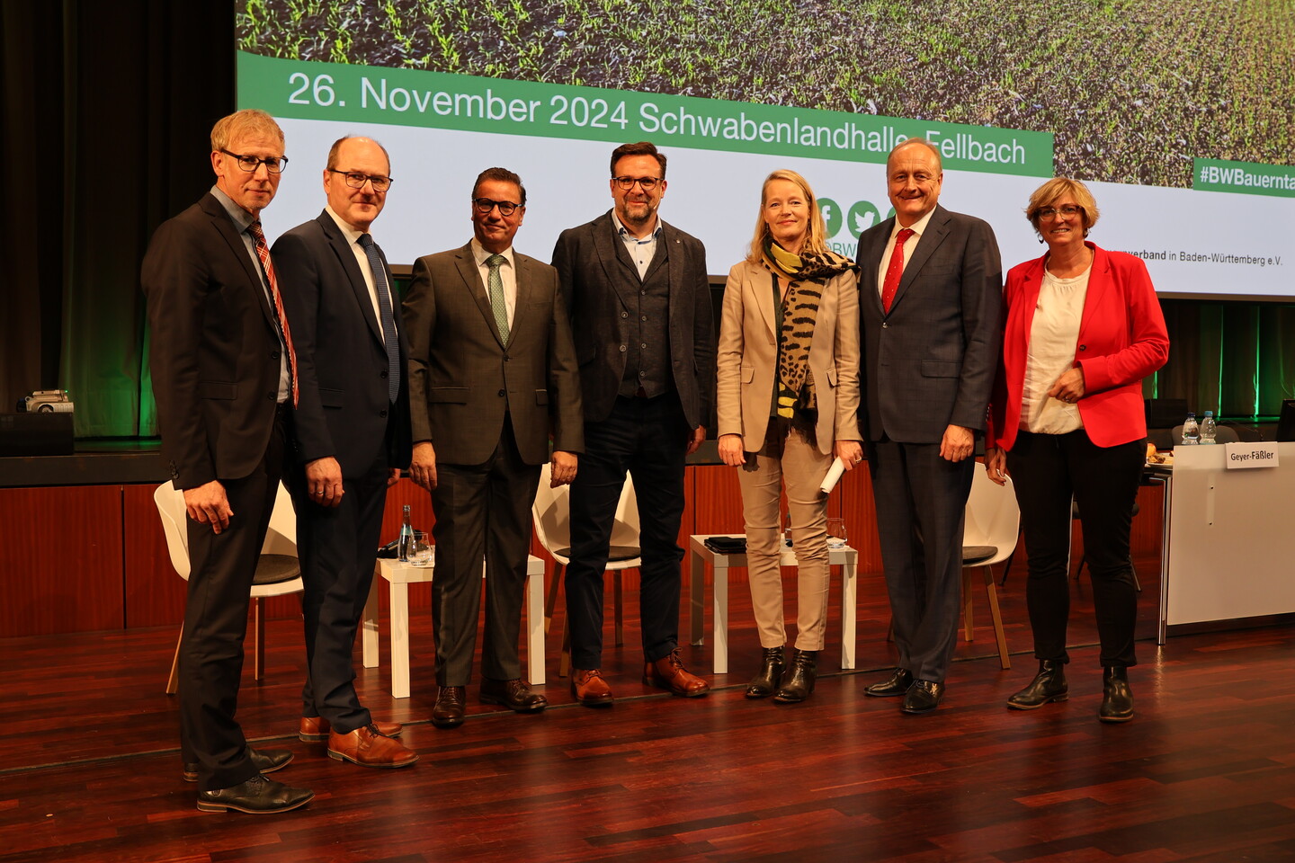 Das LBV-Prsidium freute sich ber die Teilnahme von Landwirtschaftsminister Peter Hauk und Umweltministerin Thekla Walker. BWagrar-Chefredakteur Guido Krisam fhrte durch die Diskussionsrunden.